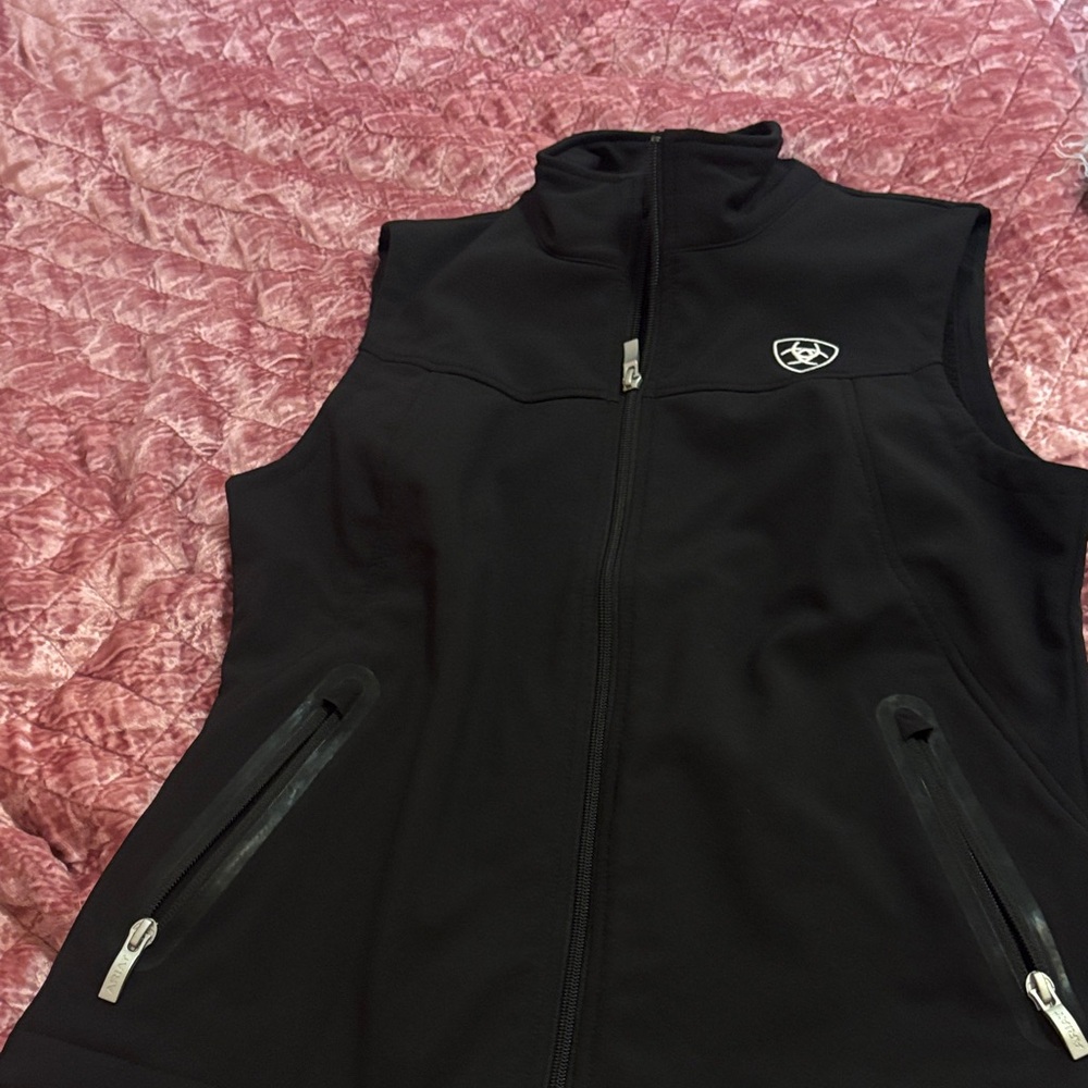 NEVER WORN. Ariat womens small.
